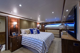 Miss Moneypenny 15 Master Stateroom