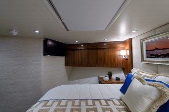 Miss Moneypenny 33 Forward Stateroom