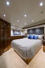 Miss Moneypenny 37 Starboard Guest Head