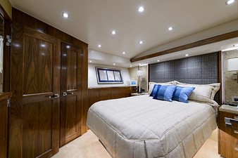 Miss Moneypenny 38 Starboard Guest Stateroom