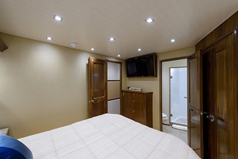 Miss Moneypenny 41 Starboard Guest Stateroom