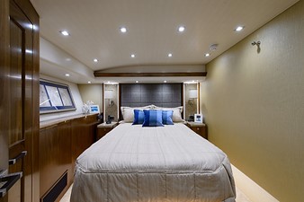 Miss Moneypenny 39 Starboard Guest Stateroom