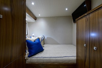 Miss Moneypenny 53 Port Aft Guest Stateroom