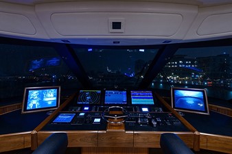 Miss Moneypenny 61 Enclosed Flybridge