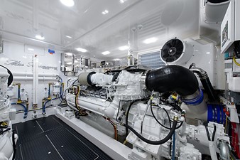 Miss Moneypenny 85 Engine Room