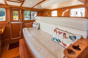Misty Pearl 17 Pilothouse Settee