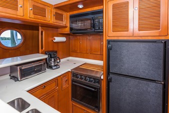 Misty Pearl 22 Galley to Port