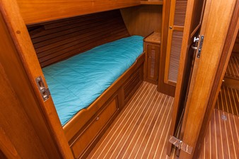 Misty Pearl 28 Guest Stateroom