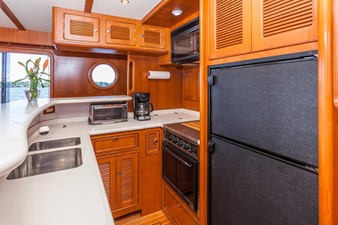 Misty Pearl 27 Galley