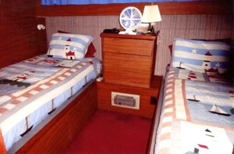 350 Catalina 10 Master Stateroom