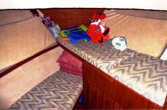 350 Catalina 15 Forward Stateroom Sink Under Cushion