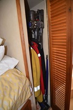 LULU (Name Reserved) 25 V-Berth Locker