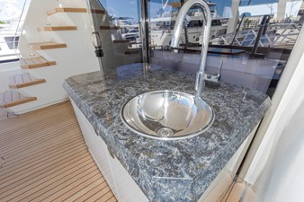 Ocean Alexander 70E12 5 