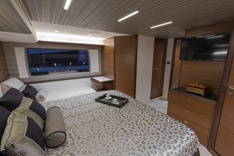 Ocean Alexander 70E12 21 
