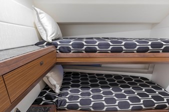 Ocean Alexander 70E12 27 