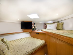 Following Grace 26 Guest Stateroom