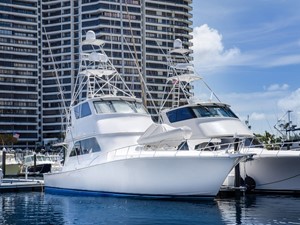 Following Grace 41 Starboard Bow View