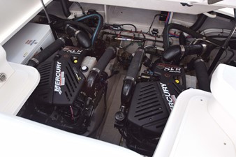 Heaven Sent 32 Engine Compartment