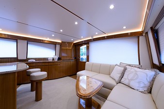 55' Viking  5 Salon
