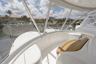55' Viking  38 Flybridge Seating