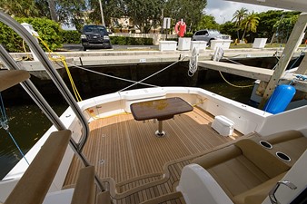 55' Viking  41 Cockpit