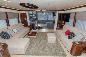 LADY SANDRA 5 Salon Looking Aft
