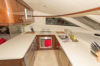 LADY SANDRA 9 Galley to Port