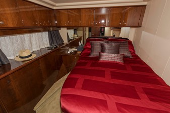 LADY SANDRA 29 Guest Cabin