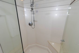 LADY SANDRA 36 Master Shower