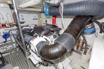 LADY SANDRA 46 Starboard Engine 