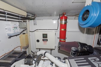 LADY SANDRA 47 Outboard Port Engine 