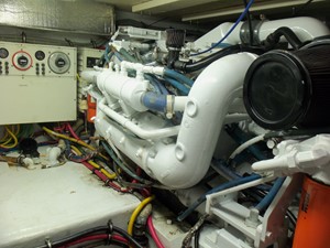 CHINA DOLL 28 Starboard Engine