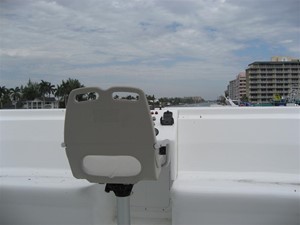 BONEFISH 35 Flybridge Helm