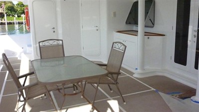 BONEFISH 8 Aft Deck Table