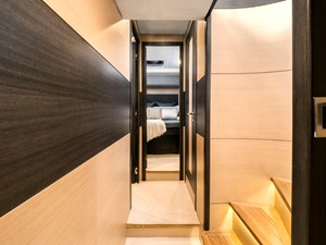 Okean 50 (50-06) 39 Hallway 