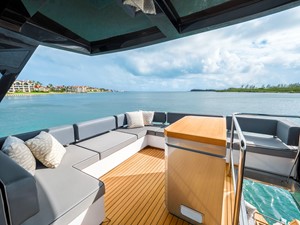 Okean 50 (50-06) 22 Fly Bridge Seating and Wet Bar