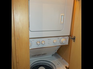 DUCHESS 36 Aft Laundry