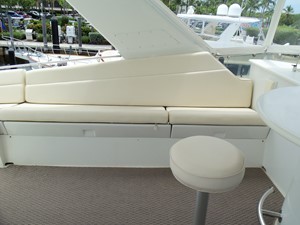 DUCHESS 56 Portside Flybridge Seating