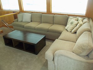 DUCHESS 17 Salon Starboard Side