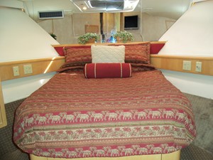 DUCHESS 45 Forward VIP Looking Forward
