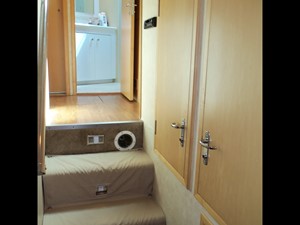 DUCHESS 38 Mid VIP Steps