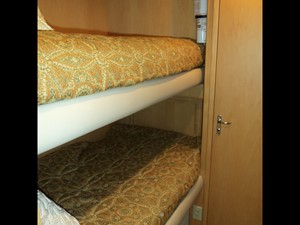 DUCHESS 43 Forward Guest Cabin