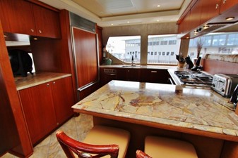 SHORE GIRL 15 Galley