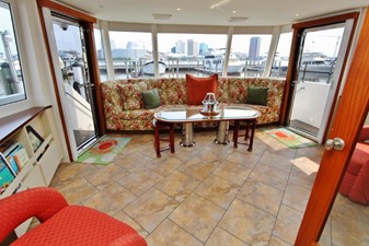 SHORE GIRL 25 Aft Deck