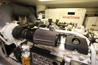SHORE GIRL 57 Engines