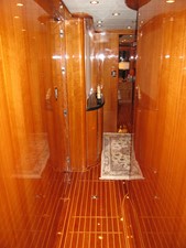 ADIOS 13 Companionway
