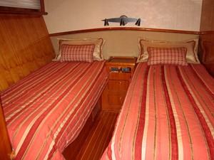 ADIOS 15 Guest Stasteroom - Twin