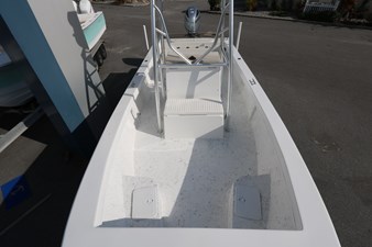 C Hawk 26 Center Console 2018 - Forward Deck