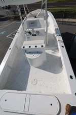 C Hawk 26 Center Console 2018 - Livewell and Rod Holders
