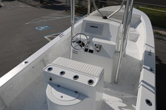 C Hawk 26 Center Console 2018 - Helm Seating